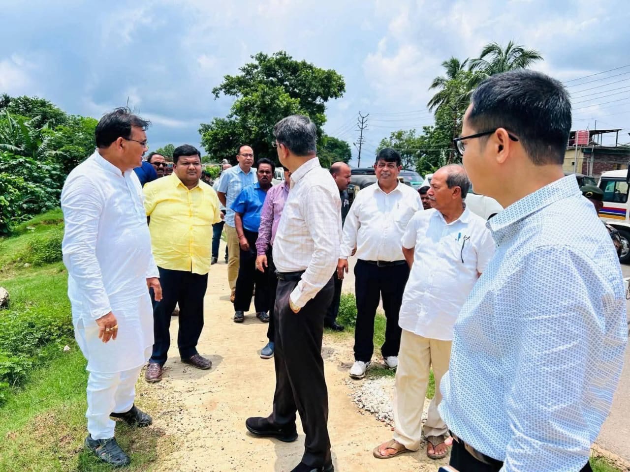 নিকাশি ব্যবস্থা পরিদর্শন করলেন অর্থমন্ত্রী প্রনজিত সিংহরায় ।